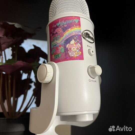 Студийный микрофон blue yeti white белый