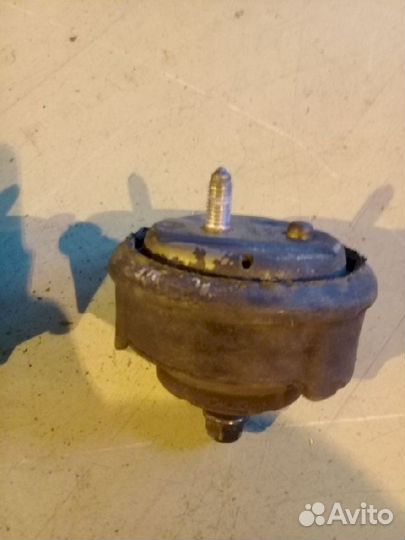 Опора двигателя (подушка двс) правая 22116779972 B