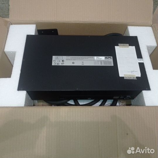 Переключатель нагрузки APC AP7724 (2U,230V,32A)