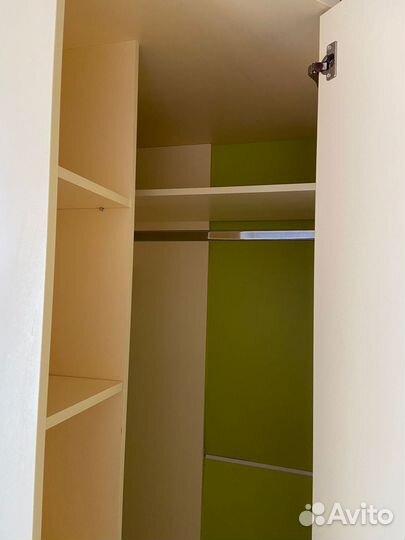 Шкаф угловой в детскую