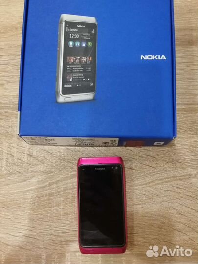 Телефон Nokia N8