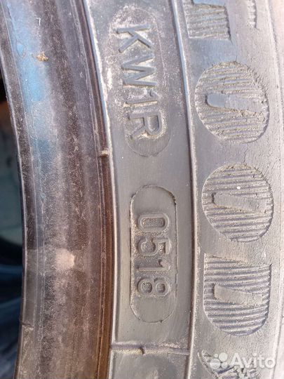 Goodyear EfficientGrip 215/45 R17 100