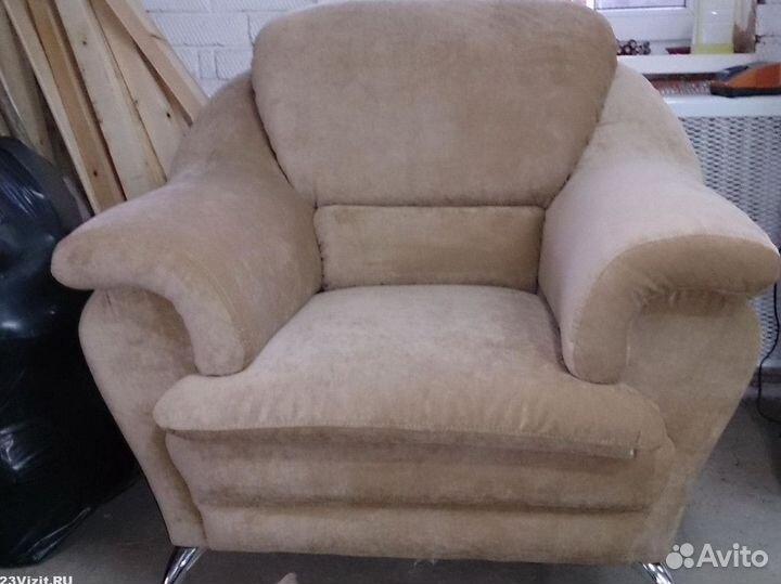 Перетяжка и замена обивки кожаных диванов