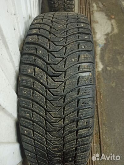 Michelin X-Ice North 3 215/60 R17