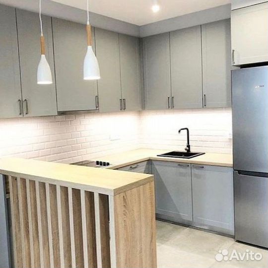 Гарнитур кухонный. Влагостойкая столешница