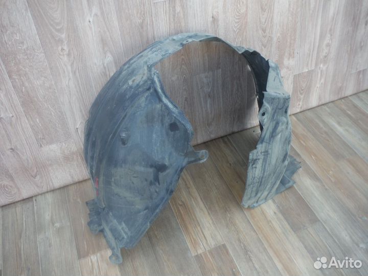 Подкрылок передний левый Nissan Juke 2012