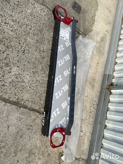 Распорка Blitz Toyota Noah / Voxy 2014+