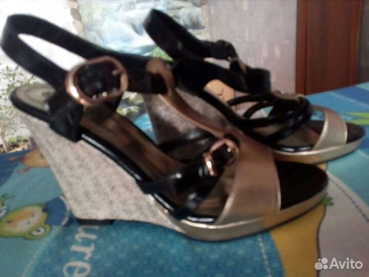 Босоножки 38