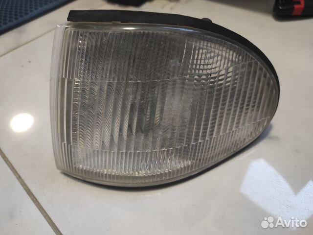 Повторитель белый, Hyundai Sonata III