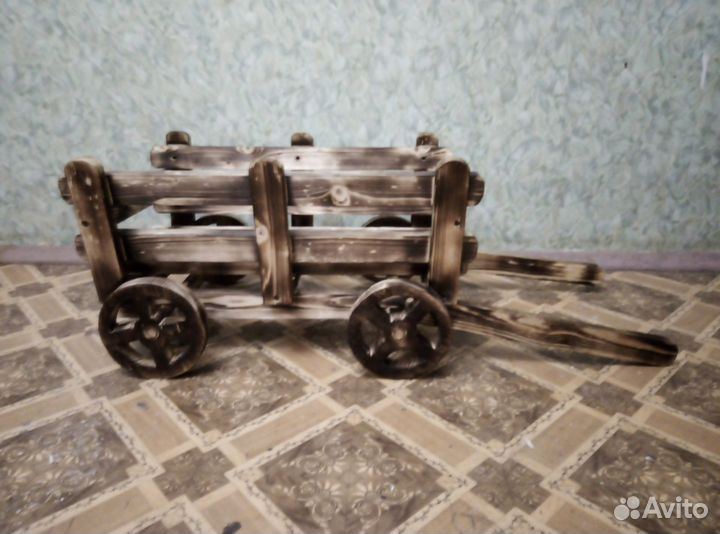 Телега под кашпо