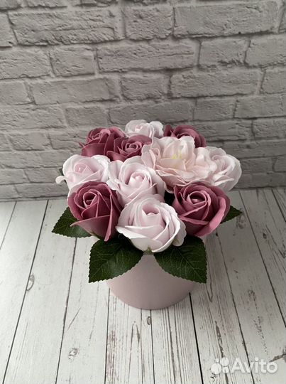 Небольшие букеты из мыльных роз