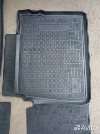 Автомобильные коврики резиновые toyota corolla