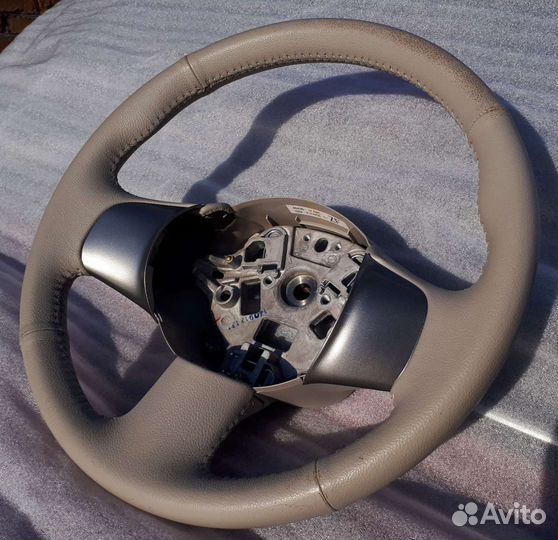 Руль Кожанный от nissan cube Z12
