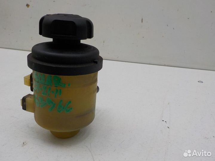 Бачок гур на Hyundai Solaris