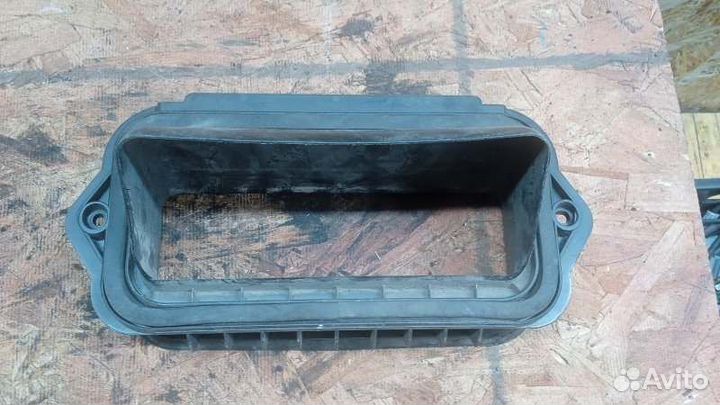 Воздухозаборник (внутри) Chevrolet Cruze 1.6