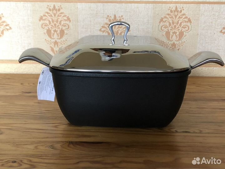 Кастрюля литой алюминий с крышкой Boniotti 24 см