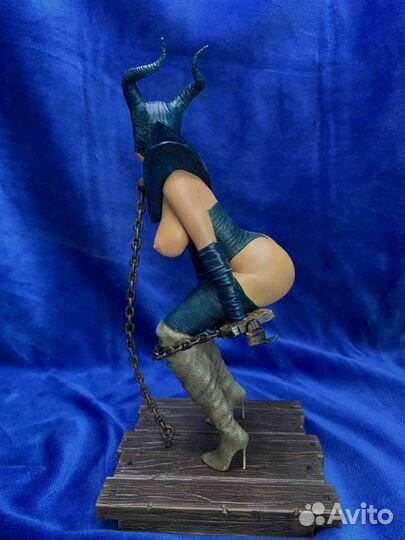 Коллекционная фигура Малефисента