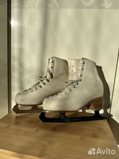 Фигурные коньки edea 215