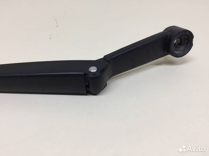 Поводок стеклоочистителя передний левый Datsun on