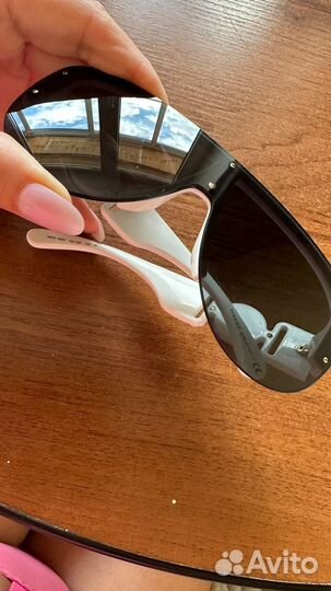 Солнцезащитные очки versace