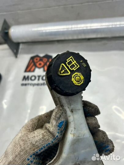 Цилиндр тормозной главный Ford Focus 3 хэтчбек 1.6