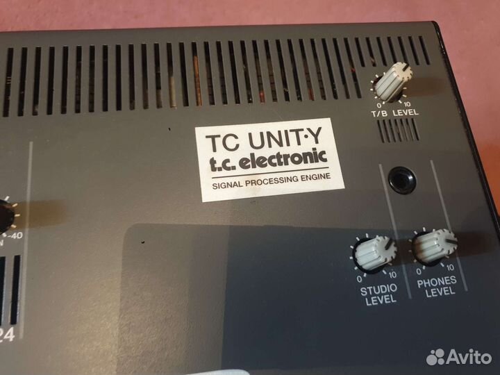 Цифровой микшерный пульт Yamaha 02R