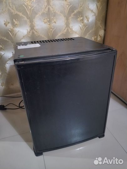 Холодильник минибар 