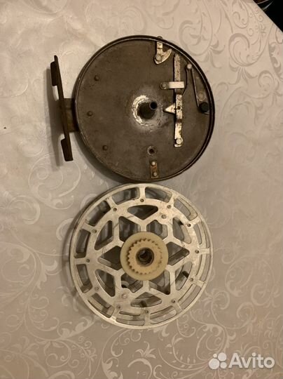 Советская спиннинговая катушка