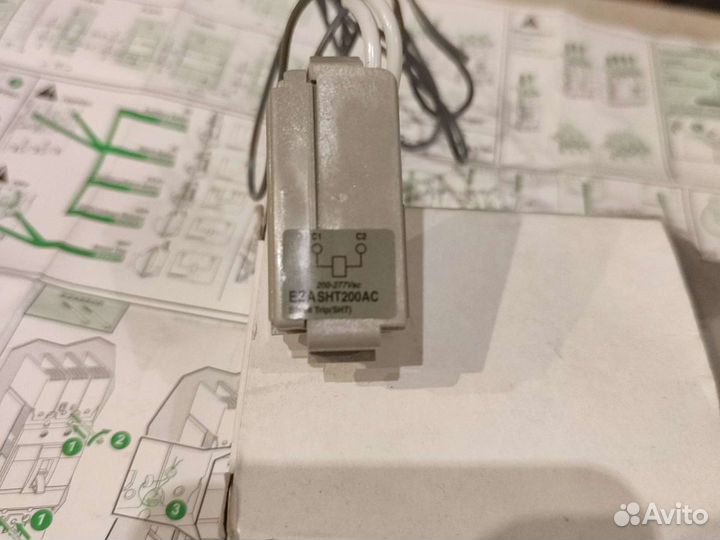 Schneider Electric ezasht200ac