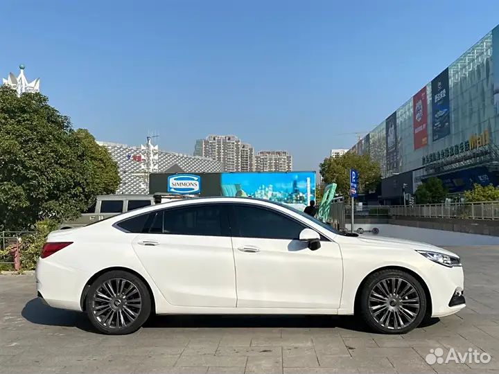 Hongqi H5 1.5 AMT, 2022, 53 000 км