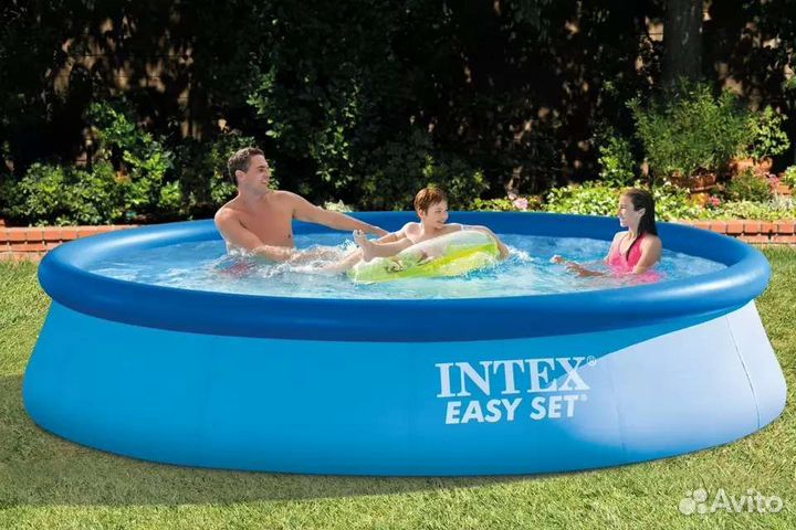 Надувной бассейн большой новый