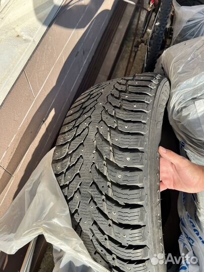 Nokian Tyres Hakkapeliitta 9 SUV 275/50 R21 V