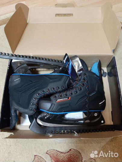 Коньки хоккейные 42 размер
