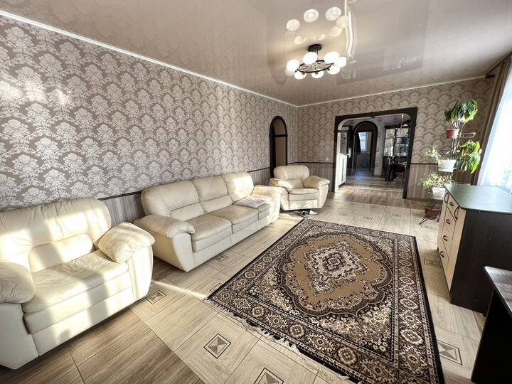 Дом 163,7 м² на участке 7,5 сот.