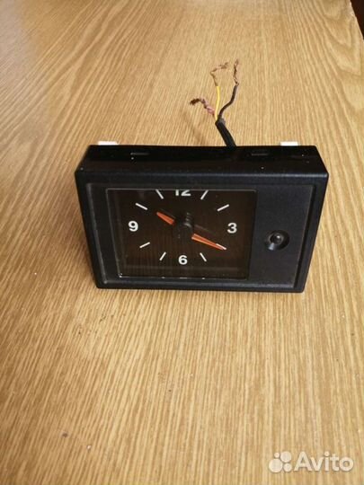 Часы автомобильные