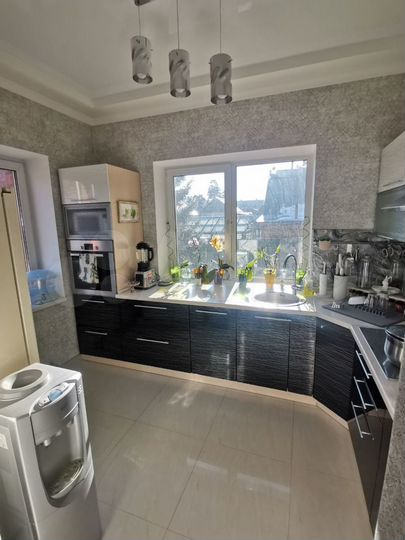 Дом 180 м² на участке 5,5 сот.