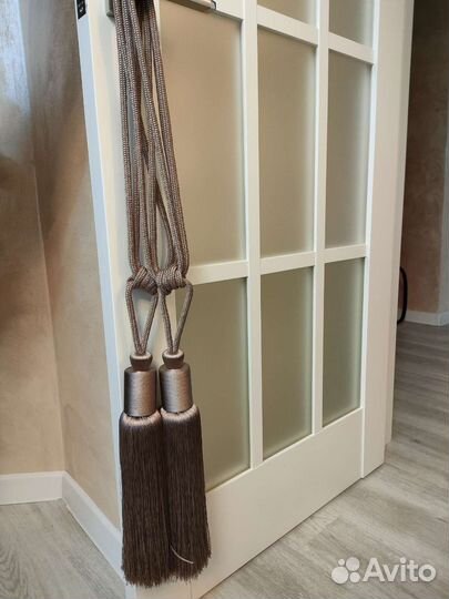 Подхваты для штор кисть