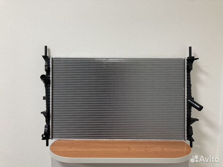 Радиатор охлаждения Форд Транзит 14