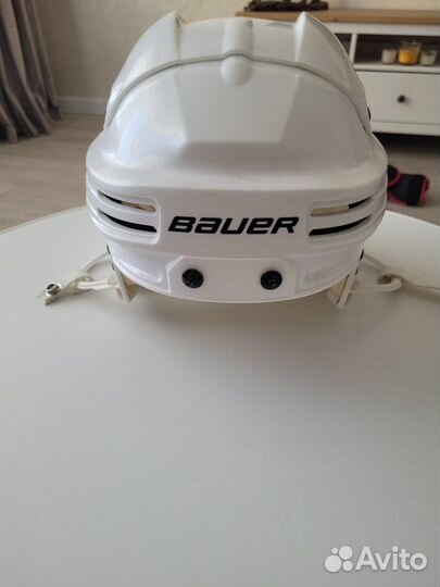 Хоккейный шлем