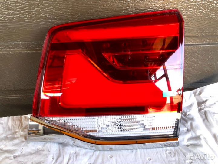 Фонарь багажника задний правый Toyota Lc 200