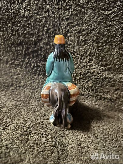 Статуэтка Узбечка на козле