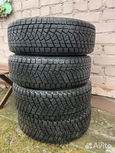 Bridgestone Blizzak DM-Z3 215/60 R17 99S