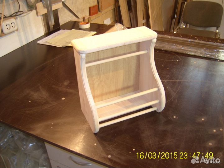 Подставка для бумажных полотенец, диспенсер