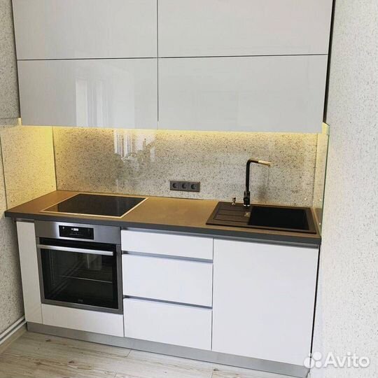 Кухонный гарнитур прямой матовый