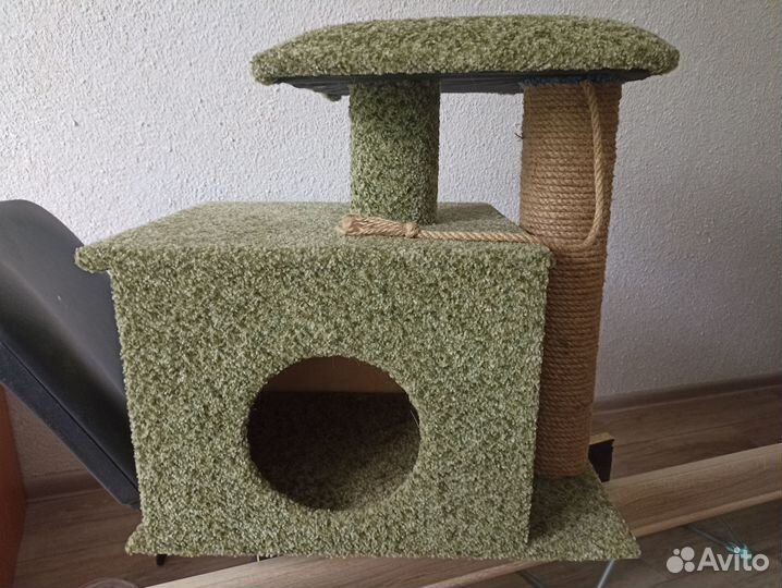Домик для кошки с когтеточкой новый