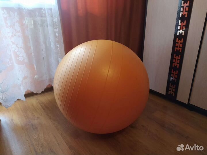 Гимнастический мяч фитбол