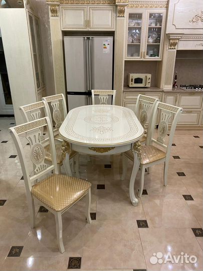 Цена за комплект / Стол и стулья (Новые )