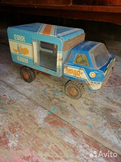 Игрушка машинка железная СССР