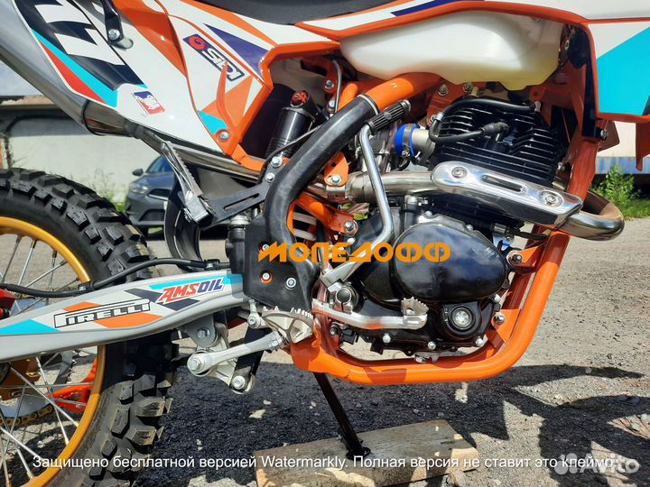 Мотоцикл (172 FMM) MX 21/18 + шлем