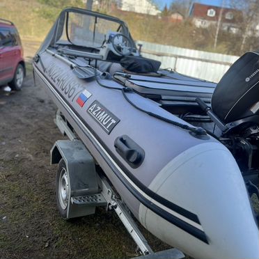 Лодка Азимут EXPEDITION 500